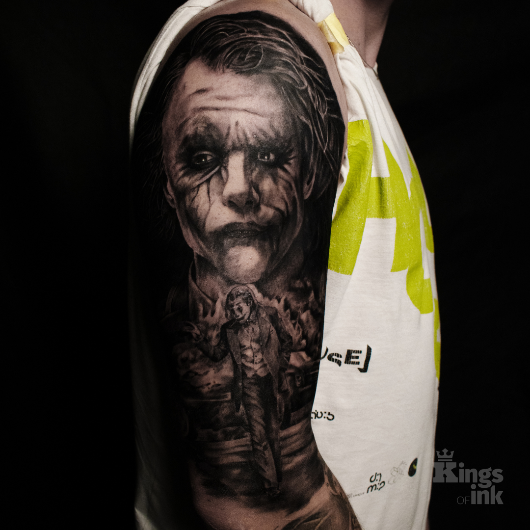 Twarz i postać jokera.